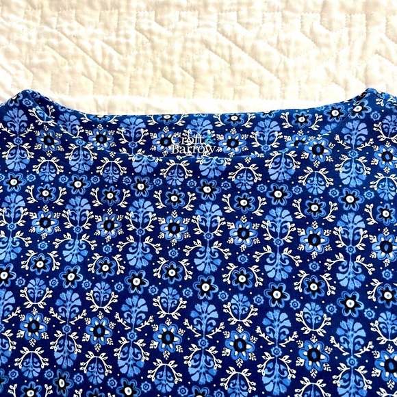 Croft & Barrow Blue Floral 3/4 Sleeve Top with Boat Neckline Size M - Picture 8 of 10